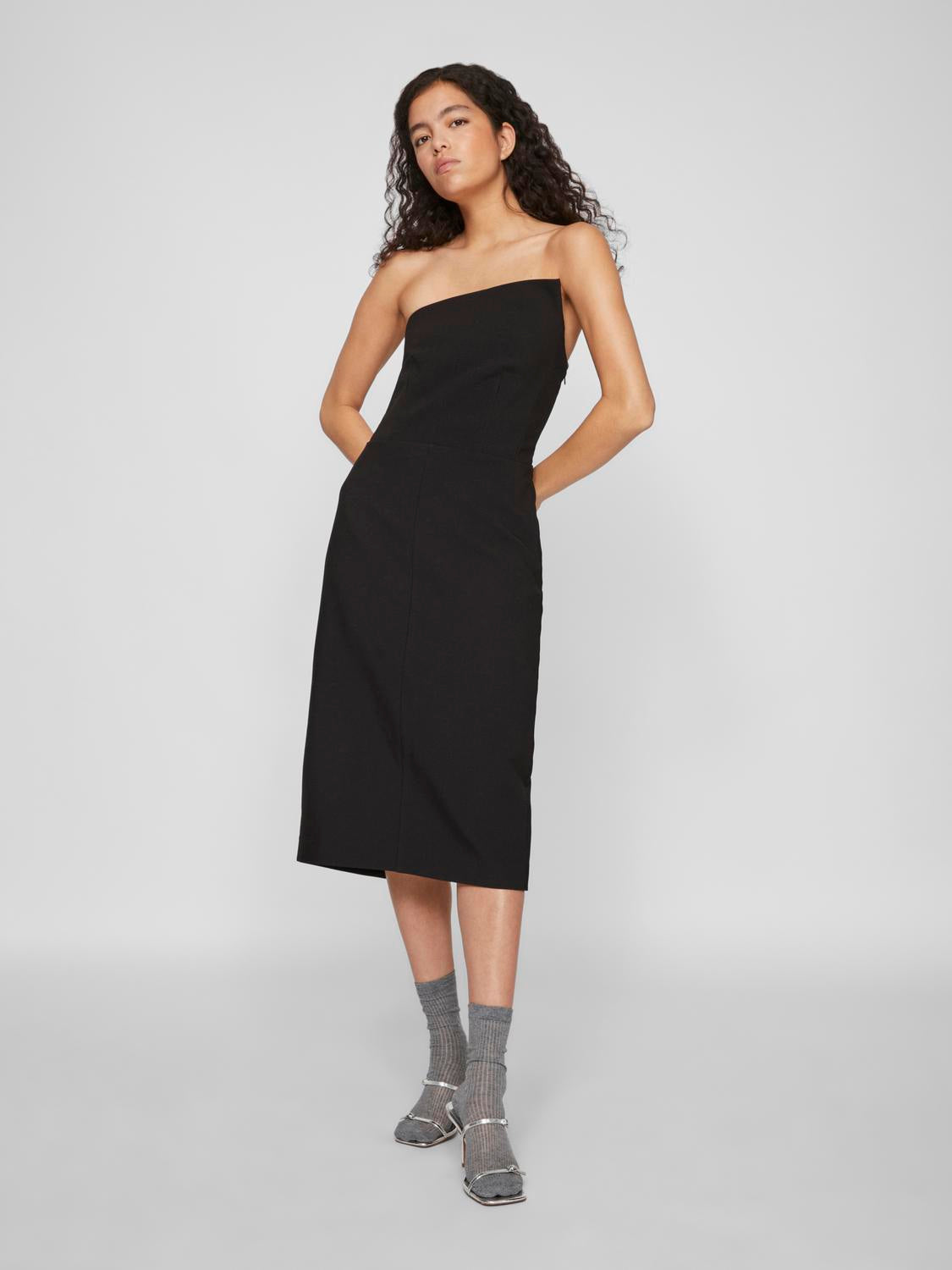 model_shot-front_full